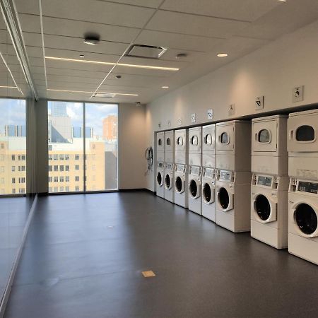 Toronto Metropolitan University-Daphne Cockwell Complex Residence 외부 사진