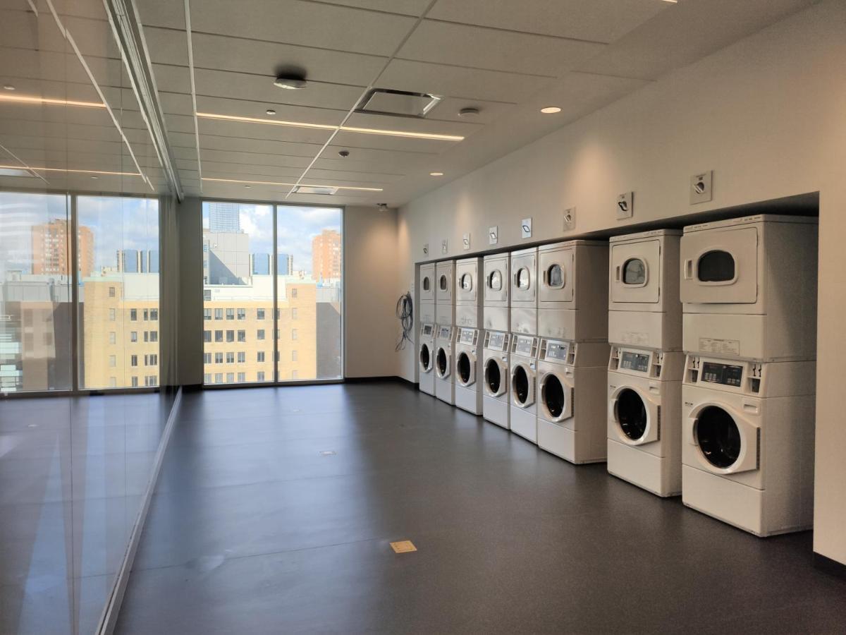Toronto Metropolitan University-Daphne Cockwell Complex Residence 외부 사진