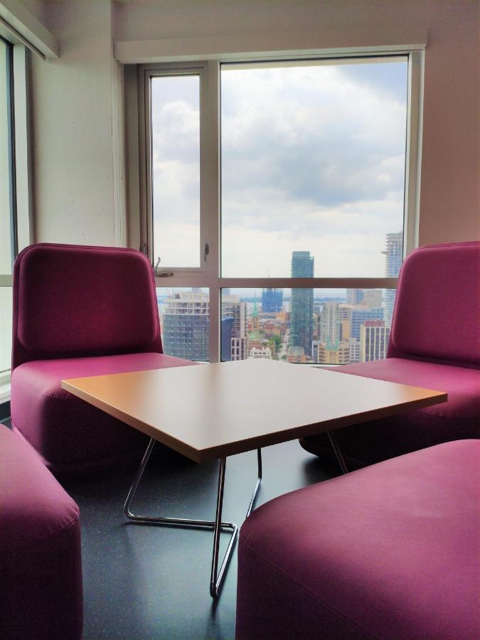 Toronto Metropolitan University-Daphne Cockwell Complex Residence 외부 사진