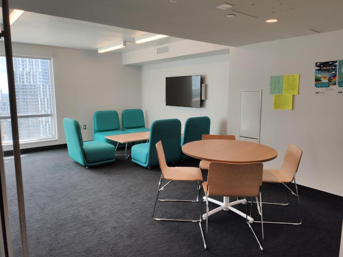 Toronto Metropolitan University-Daphne Cockwell Complex Residence 외부 사진