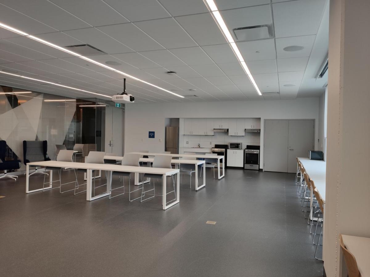 Toronto Metropolitan University-Daphne Cockwell Complex Residence 외부 사진