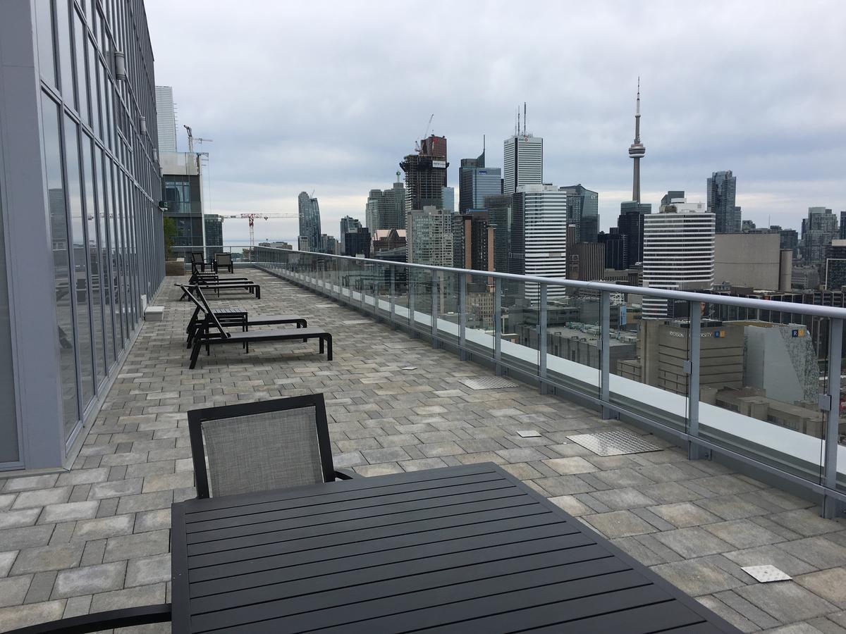 Toronto Metropolitan University-Daphne Cockwell Complex Residence 외부 사진