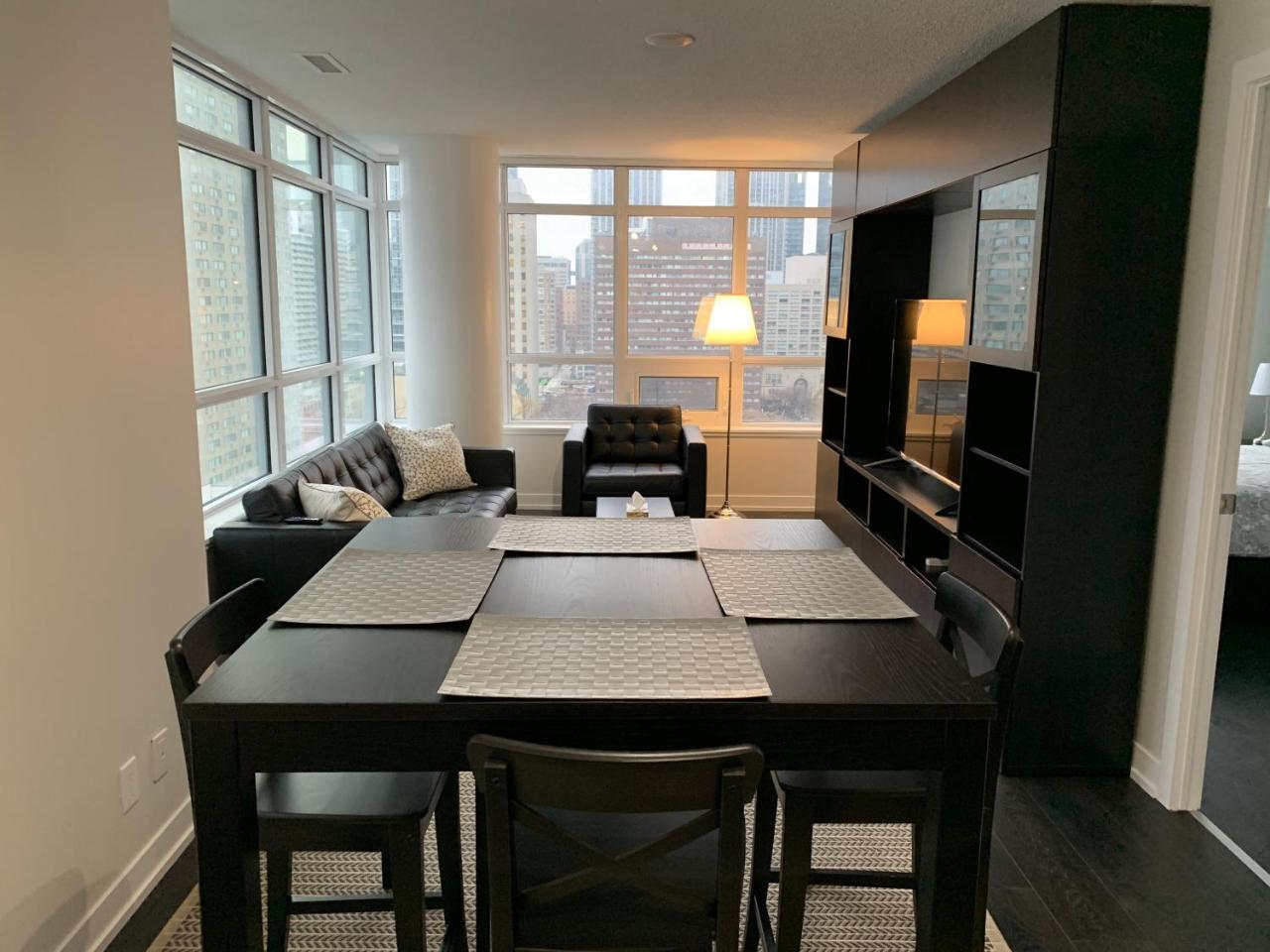 Toronto Metropolitan University-Daphne Cockwell Complex Residence 외부 사진