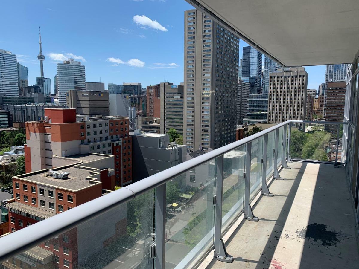 Toronto Metropolitan University-Daphne Cockwell Complex Residence 외부 사진