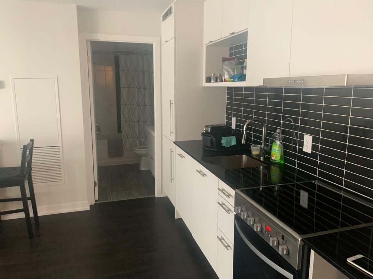 Toronto Metropolitan University-Daphne Cockwell Complex Residence 외부 사진