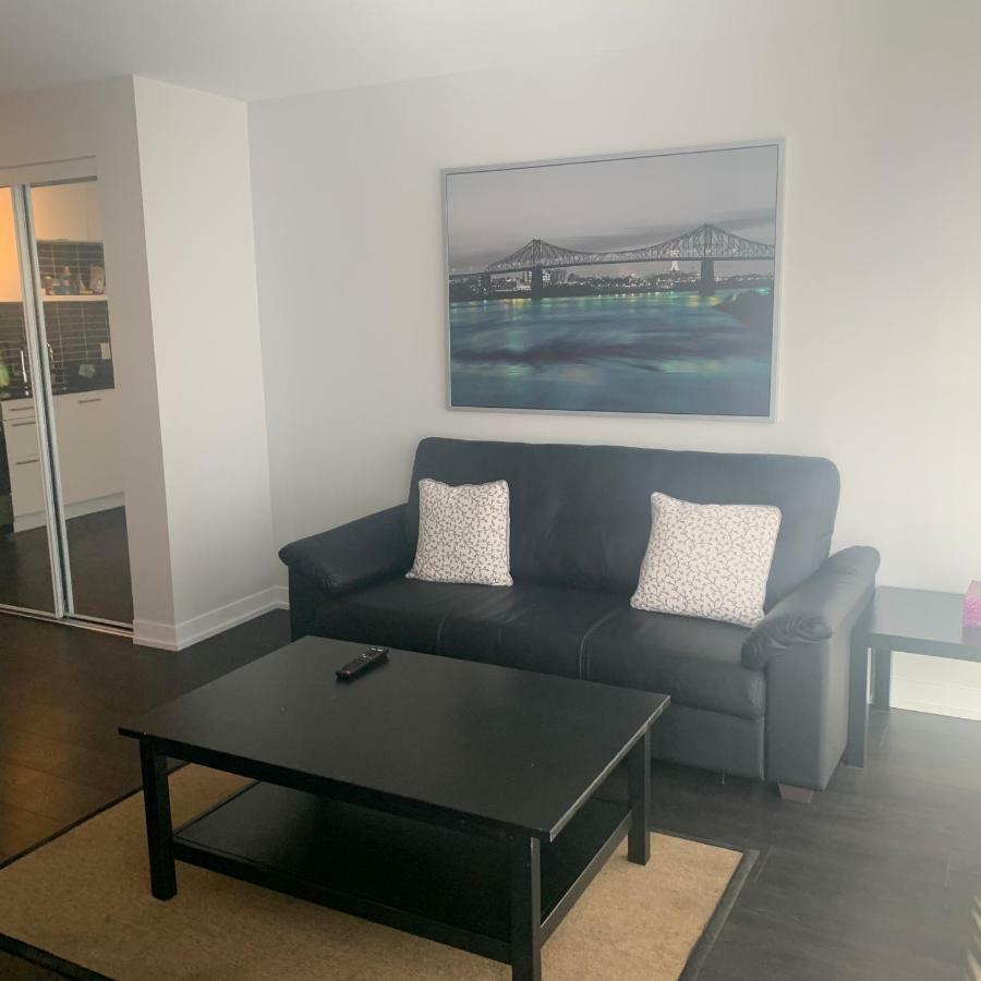 Toronto Metropolitan University-Daphne Cockwell Complex Residence 외부 사진