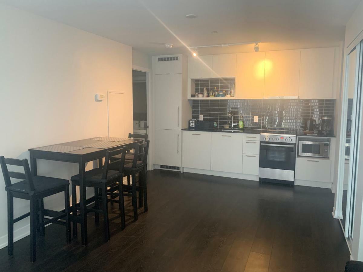 Toronto Metropolitan University-Daphne Cockwell Complex Residence 외부 사진